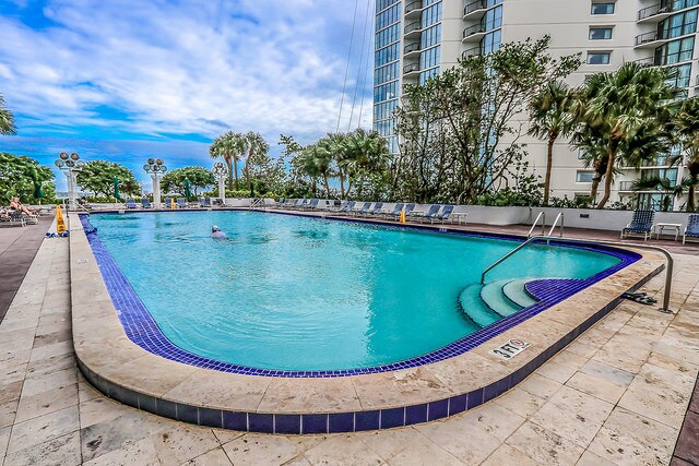 Building Photo - 1717 N Bayshore Dr