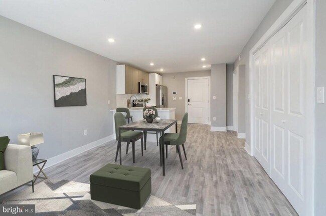 Building Photo - 2500 N Mascher St