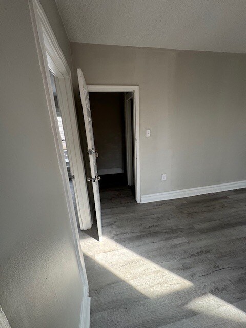 Building Photo - 467 N Evans St