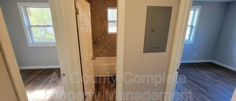 Building Photo - 3018 Pearce St
