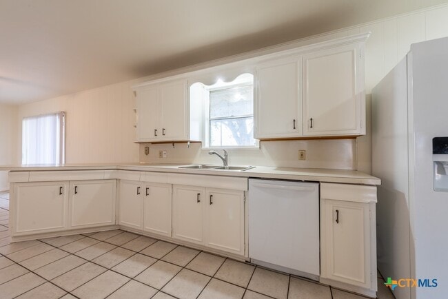 Building Photo - 316 Mulberry Ave S