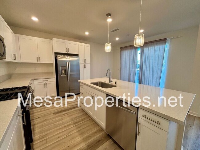 Building Photo - 3550 E Pollock St