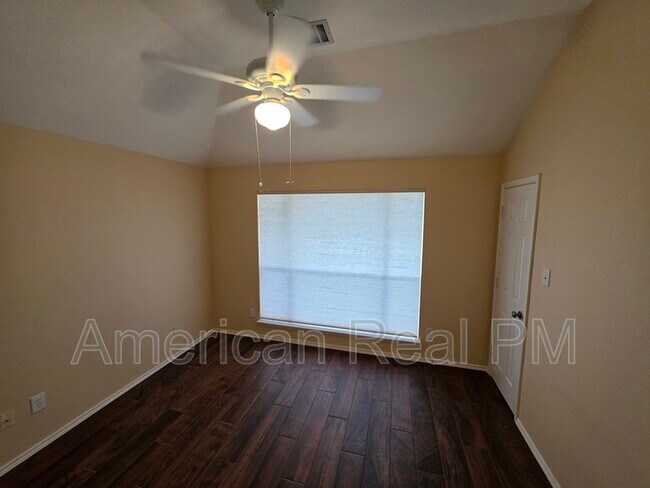 Building Photo - 1209 Shadow Lakes Blvd