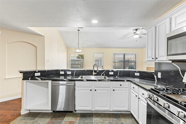 Building Photo - 19511 Ingham Dr