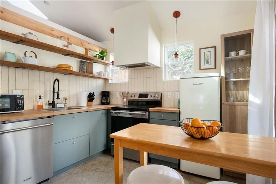 Building Photo - 1583 Braeburn Dr SE