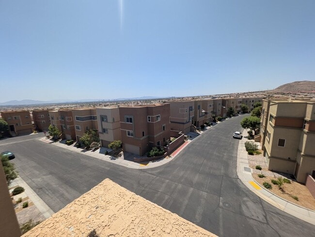 Building Photo - 10544 Headwind Ave