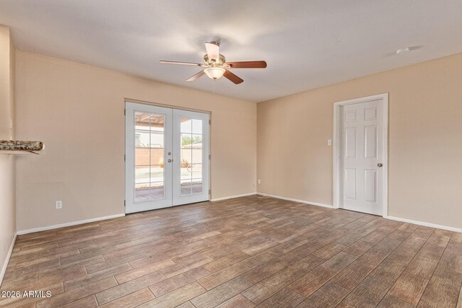 Building Photo - 312 E Hermosa Dr