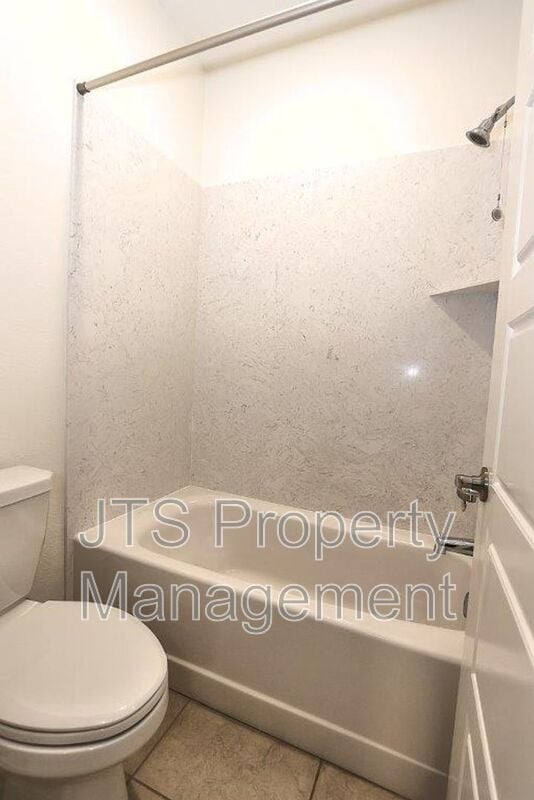 Building Photo - 3513 Birdland Ave