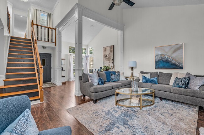 Building Photo - 6450 Bayside N Dr