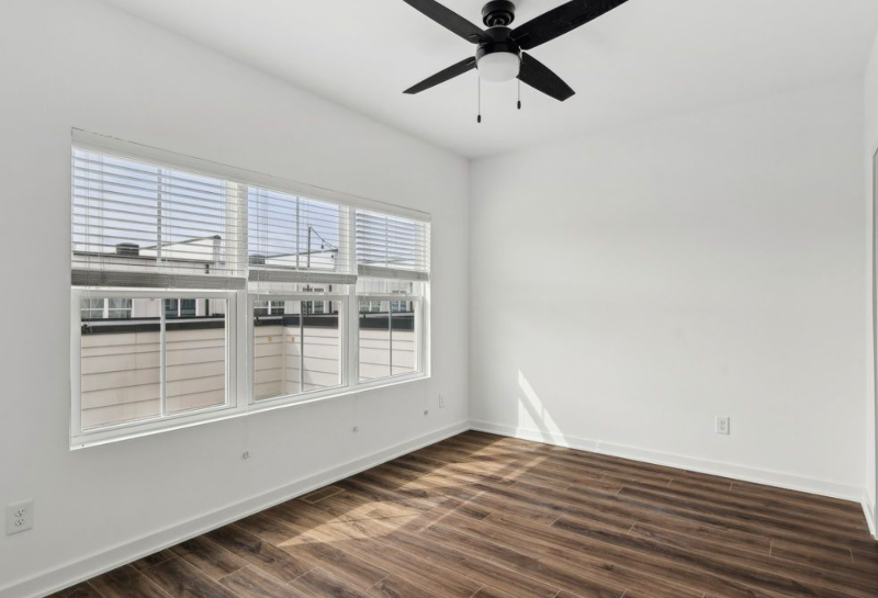 Building Photo - 2036 Edison Pk Ln