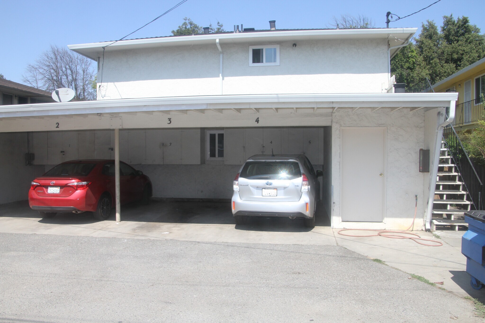 Carport - 676 Grand Fir Ave
