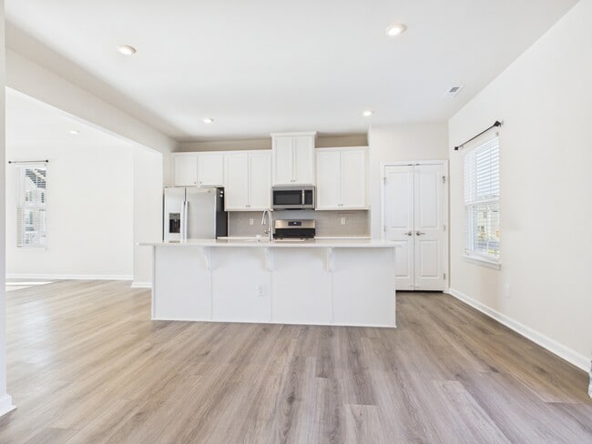 Building Photo - 2617 Grantham Place Dr