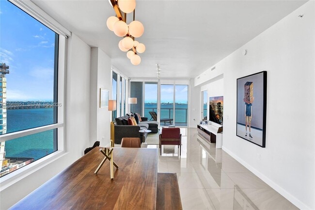 Building Photo - 601 NE 27th St