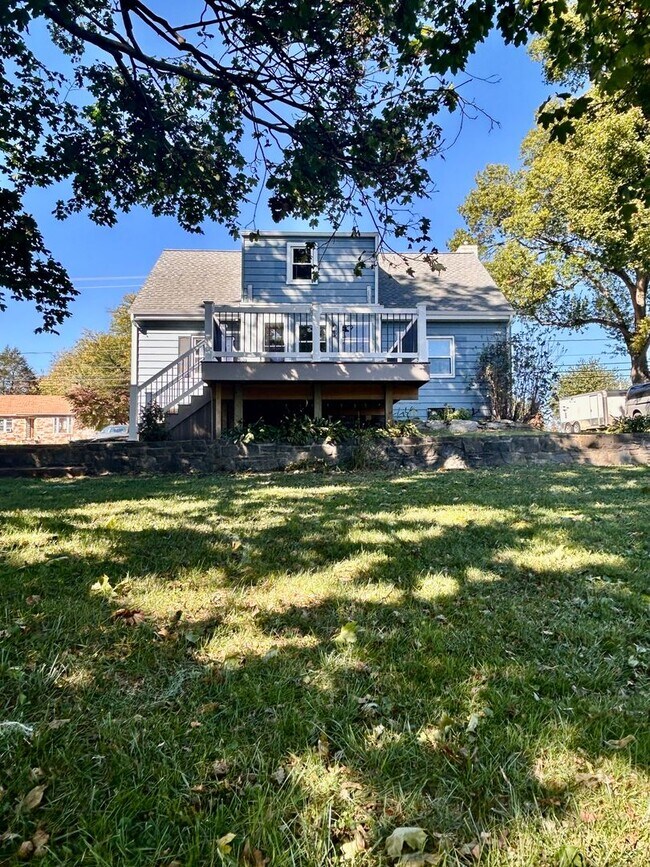 Building Photo - Spacious 3-Bedroom 1.5 Bath Home For Rent ...