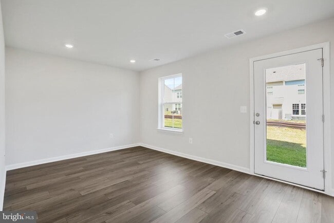 Building Photo - 131 Kinkade Ct