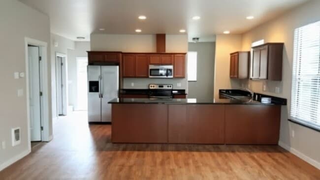 Building Photo - Newer Construction--- $2,000 gift card with a signed lease!!!