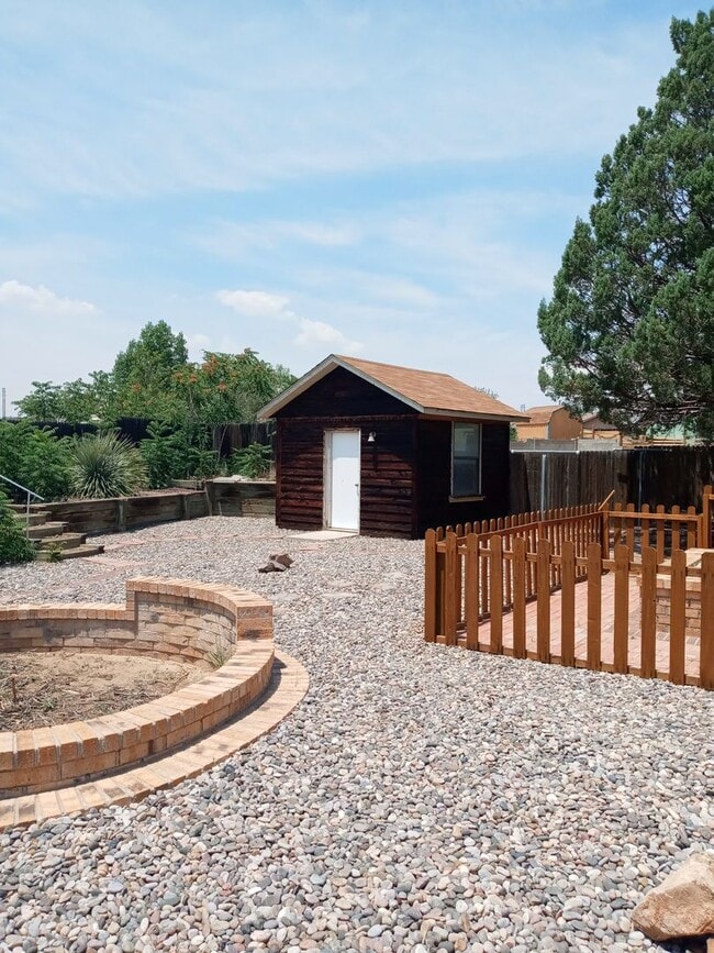 Building Photo - RIO RANCHOAFFORDABLE!!
