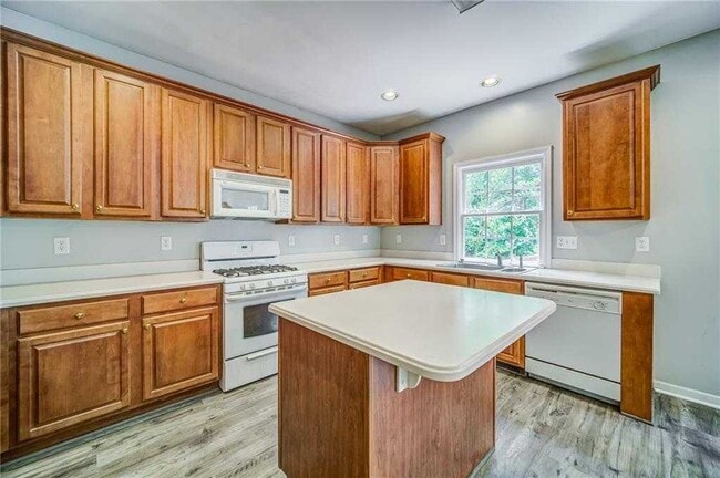 Building Photo - 716 Parkside Dr