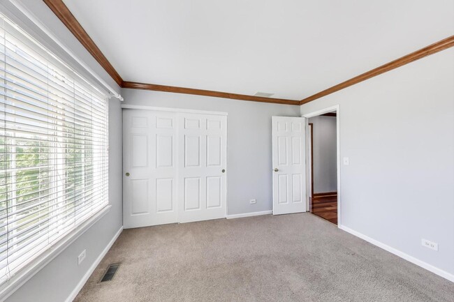 Building Photo - 1217 S Elder Ln