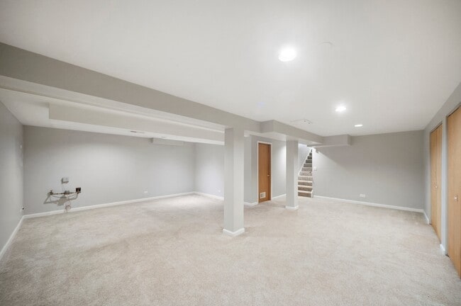 Building Photo - 310 Chesterfield Ln
