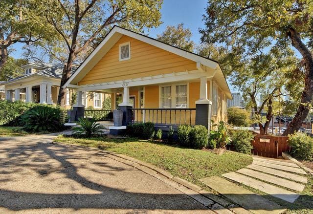 Building Photo - 607 Baylor St