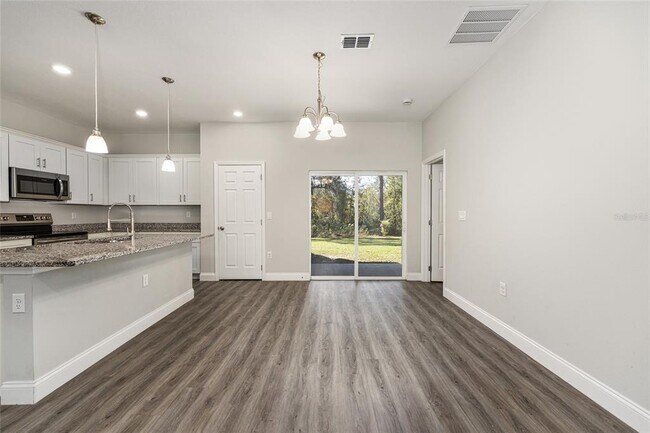 Building Photo - 5998 SW 154th Street Rd