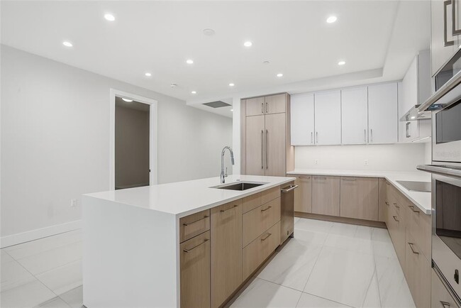 Building Photo - 275 1st Ave S