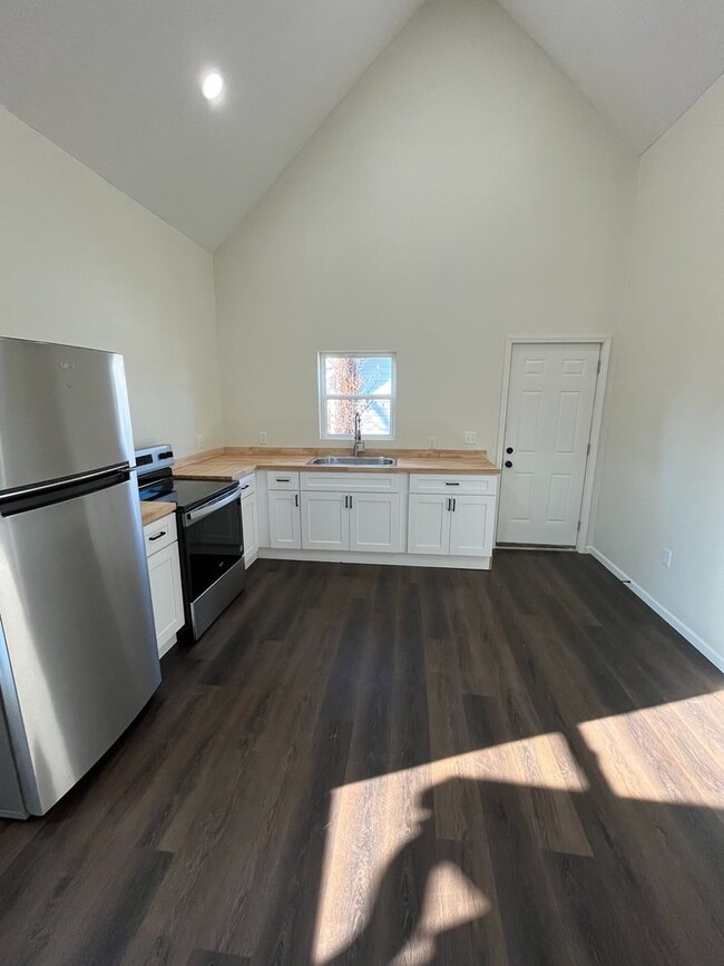 Building Photo - 2+ BEDROOM 1 BATHROOM HOUSE FOR RENT