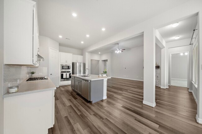 Building Photo - 27130 Spanish Wind Ct