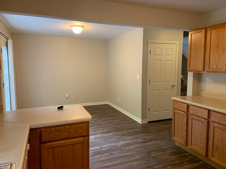 Building Photo - 3880 S Cramer Cir