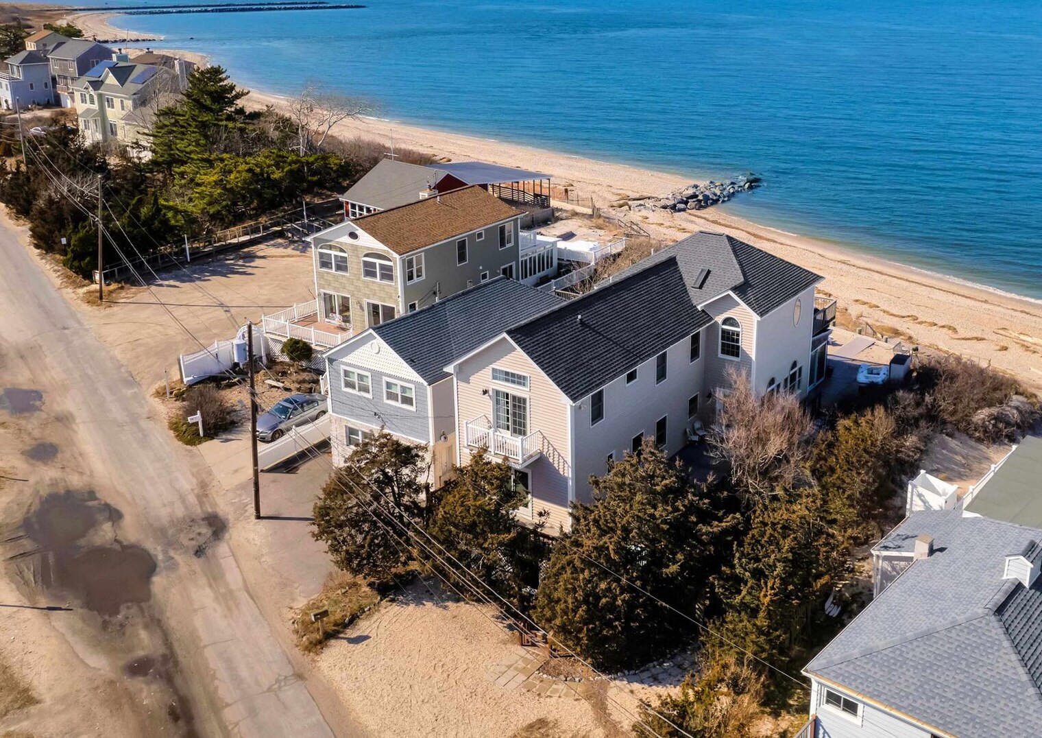 Building Photo - 76 Creek Rd