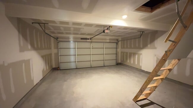 Building Photo - Welcome to your dream home in the heart of...