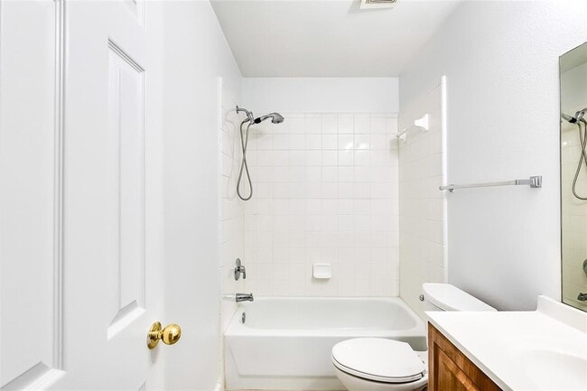 Building Photo - 6604 Cromarty Ln