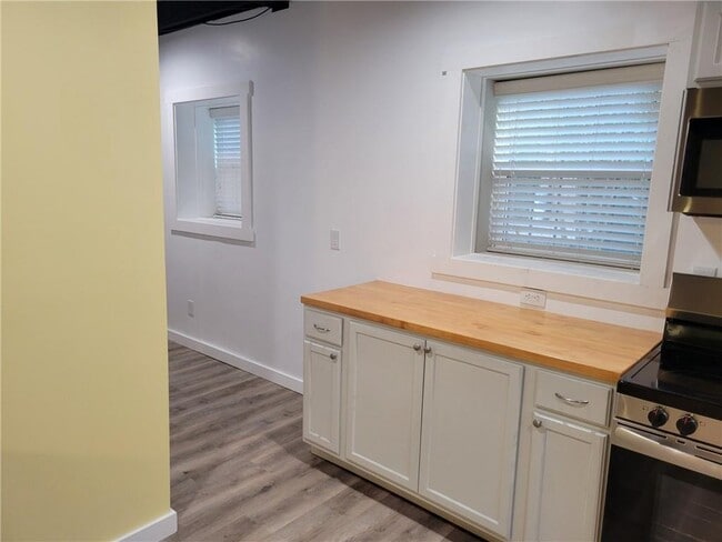Building Photo - 3495 Tulip Dr