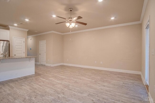 Building Photo - 310 S F St