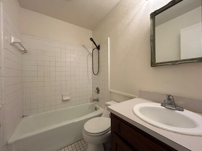 Building Photo - Charming 3-Bedroom Lubbock Home with Cozy ...
