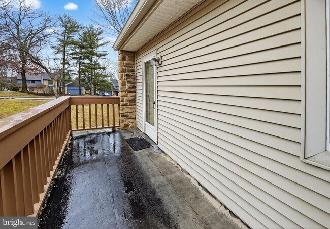Building Photo - 423 Cannon Ct