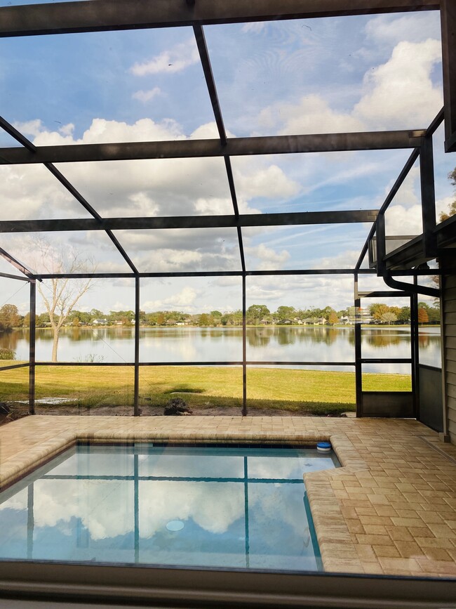 Gorgeous lakefront - 556 Wekiva Cove Rd