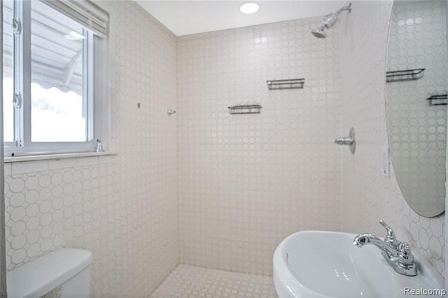 Building Photo - 14000 Nadine St