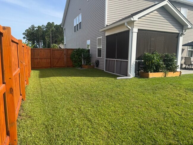 Building Photo - 135 Airy Dr
