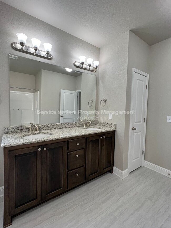 Building Photo - 5330 Parkside Dr