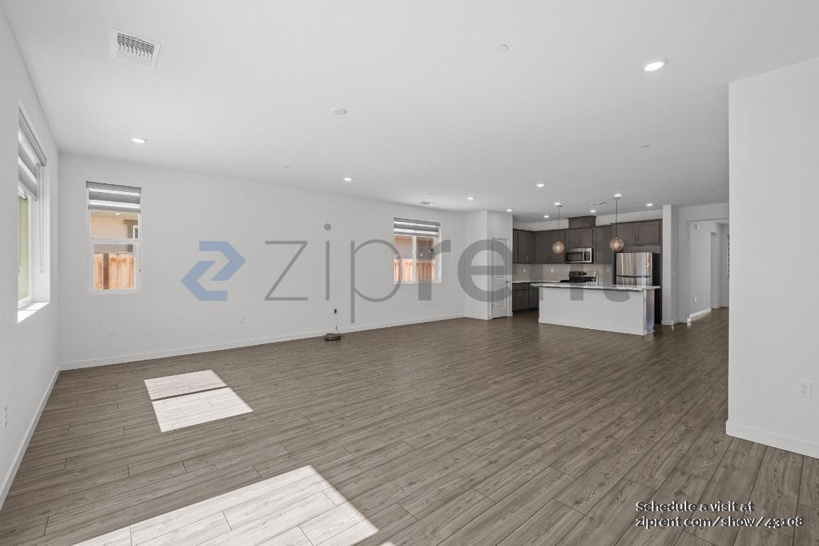Building Photo - 1074 Osprey Dr