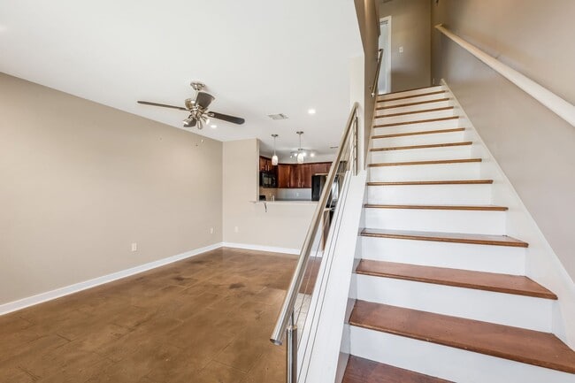 Building Photo - 3 Bedroom 2 Bathroom Lafayette Townhome for Rent!