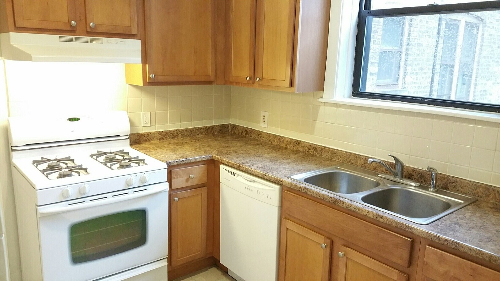 Building Photo - 708 Seward St