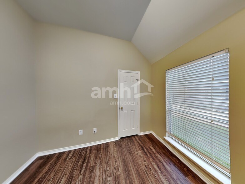 Building Photo - 1451 Sand Lake Ln