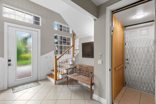 Building Photo - 1927 Sheffield Ave