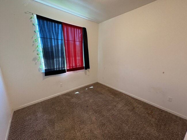 Building Photo - Beautiful Single Story Home Ready To Be Ca...