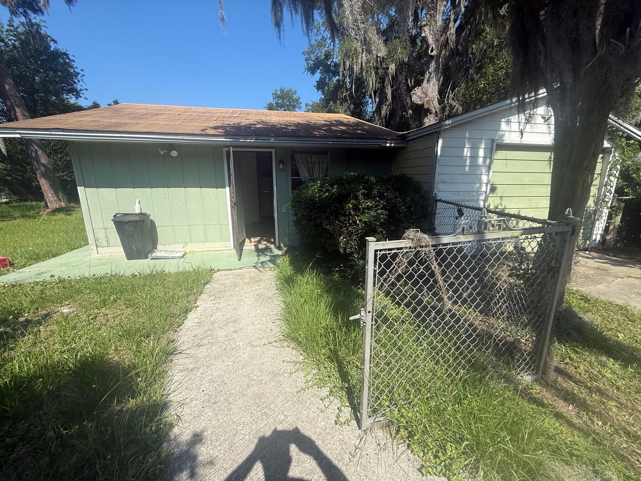Building Photo - 2652 Merwyn Rd