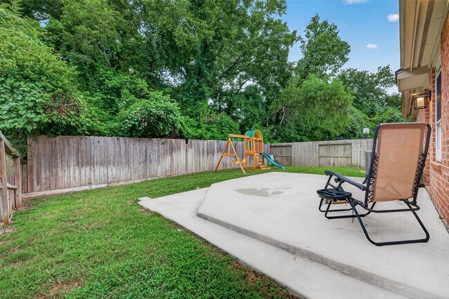 Building Photo - 2806 Bison Bluff