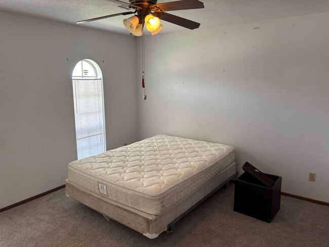 Building Photo - Large Home in NW. OKC, . Putnam City Schools